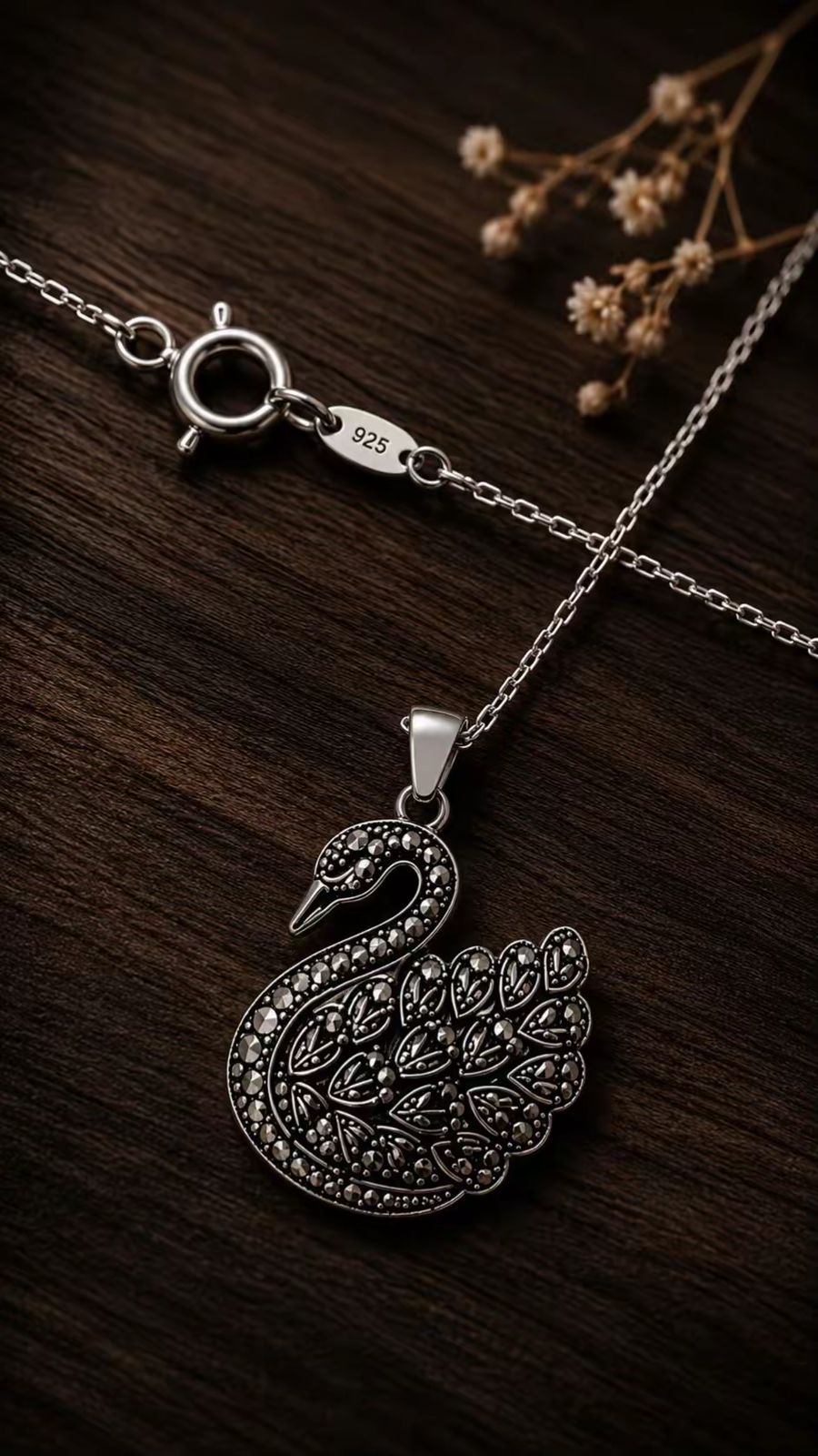 Collier Swan vue 4